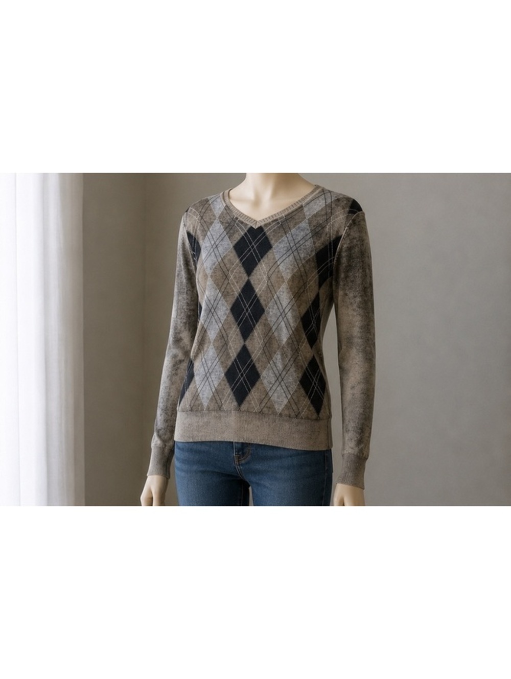 BKE Argyle V-Neck Sweater Gray Black Cream Size Medium Cotton Blend